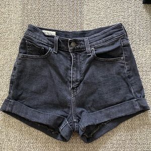 Levis women’s shorts, size 25